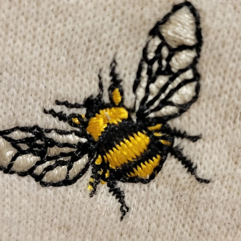 Retrology Embroidered Top Size Large - Picture 2 of 8